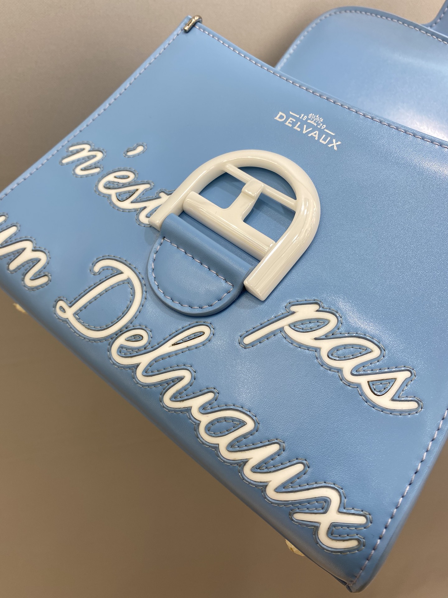 델보 레터링 브리앙 박스백 미니